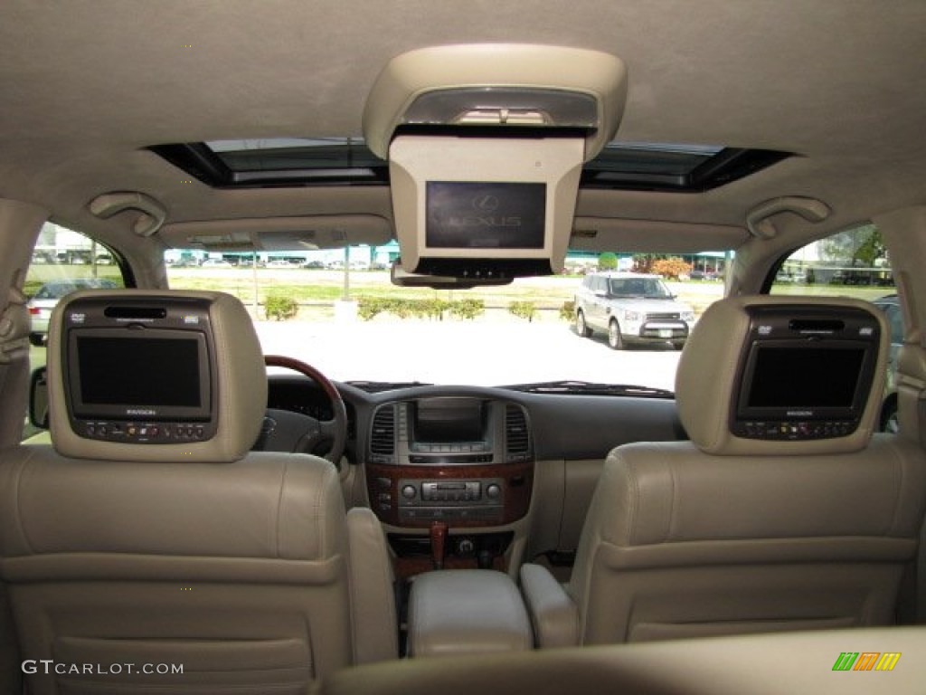 2006 LX 470 - Crystal White / Ivory photo #41