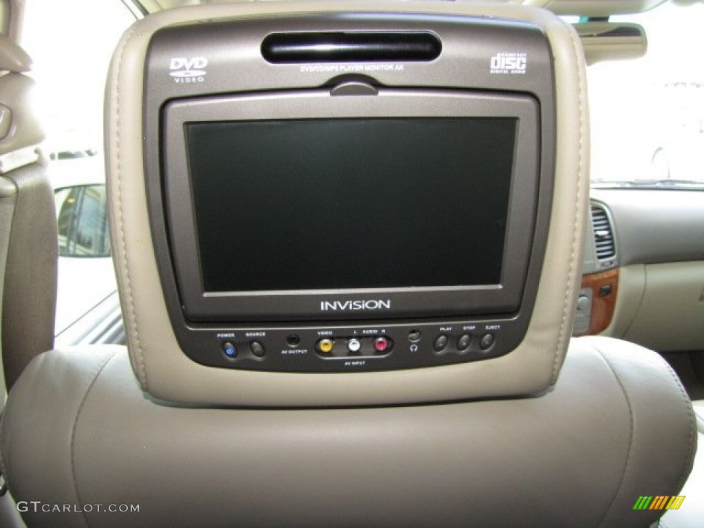 2006 LX 470 - Crystal White / Ivory photo #44