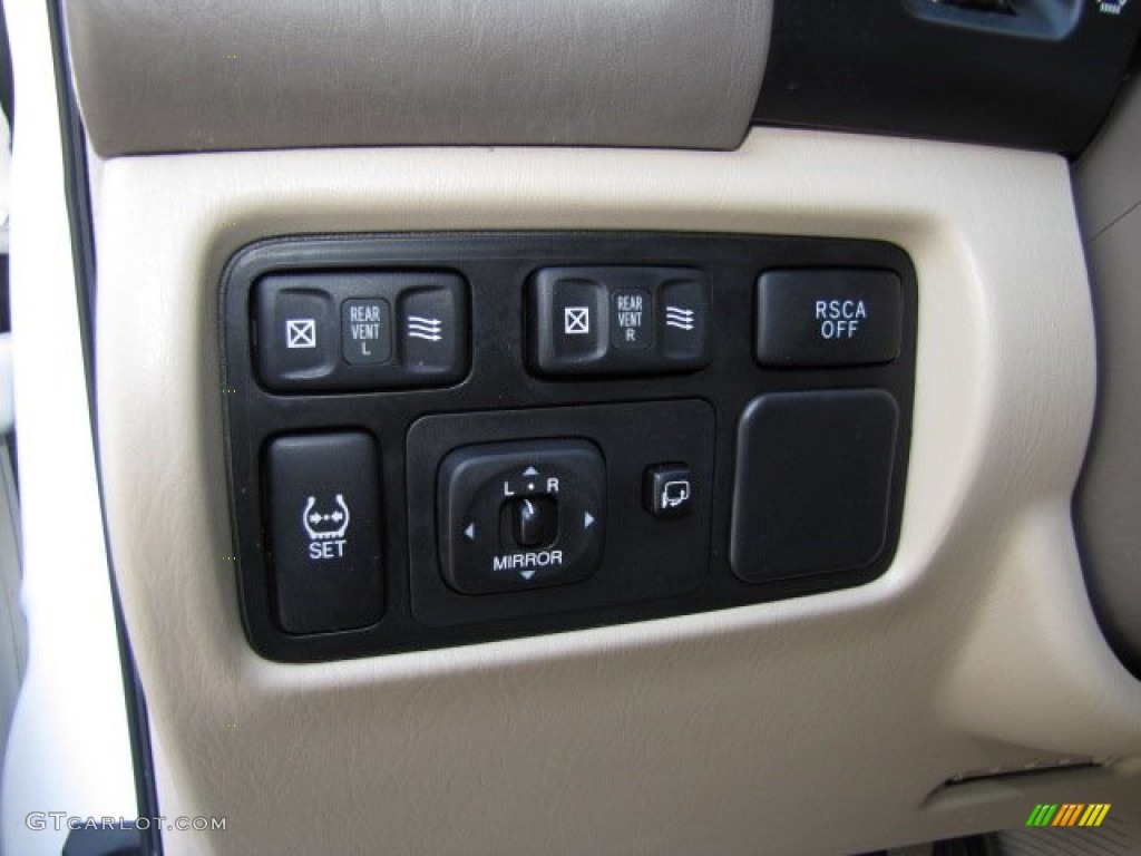 2006 LX 470 - Crystal White / Ivory photo #49