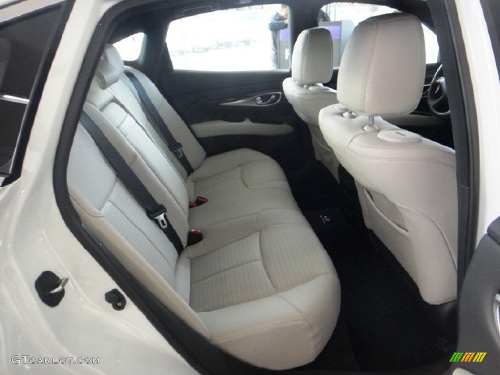 2013 Infiniti M 56 Sedan Rear Seat Photo #90347763