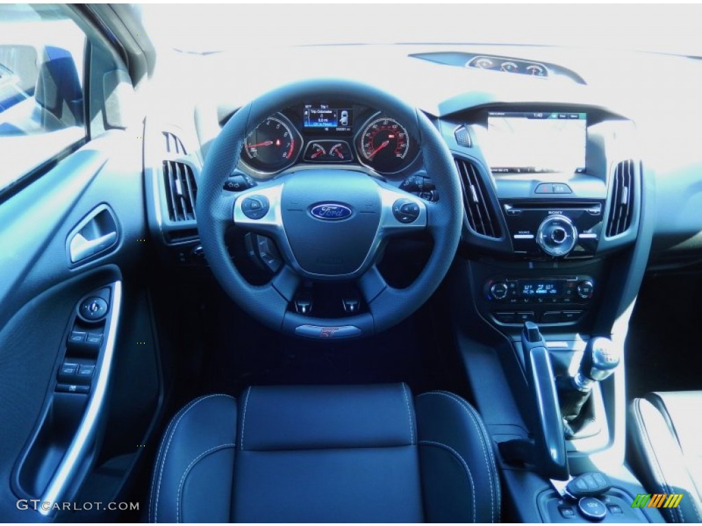 2014 Ford Focus ST Hatchback ST Charcoal Black Recaro Sport Seats Dashboard Photo #90348298