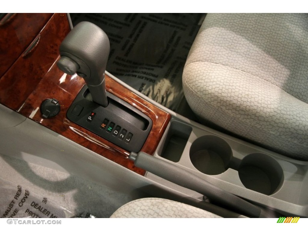 2004 Toyota Corolla LE 4 Speed Automatic Transmission Photo #90349317