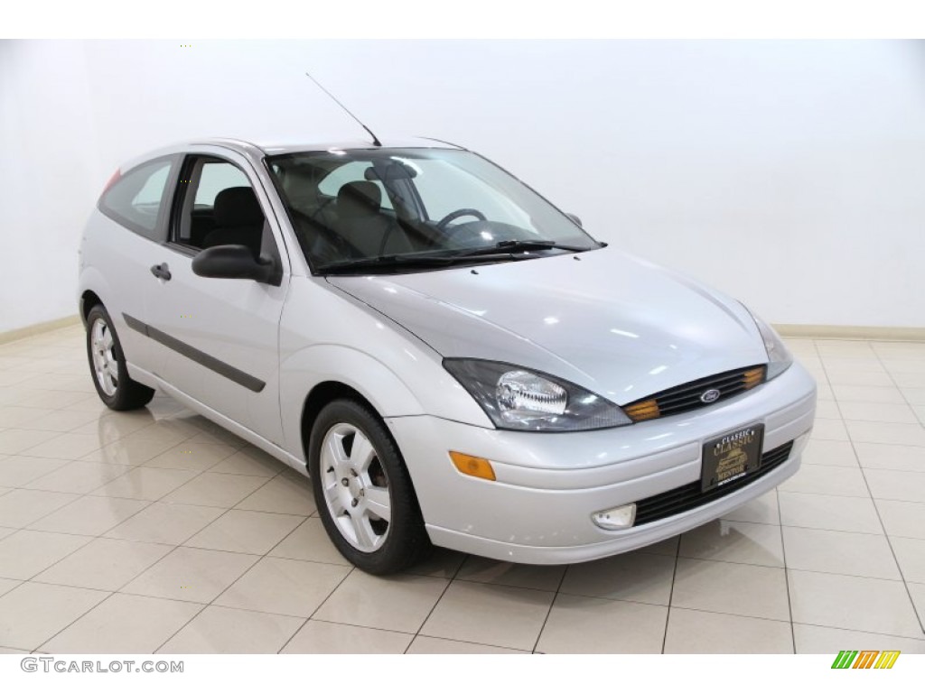 2003 Focus ZX3 Coupe - CD Silver Metallic / Dark Charcoal photo #1