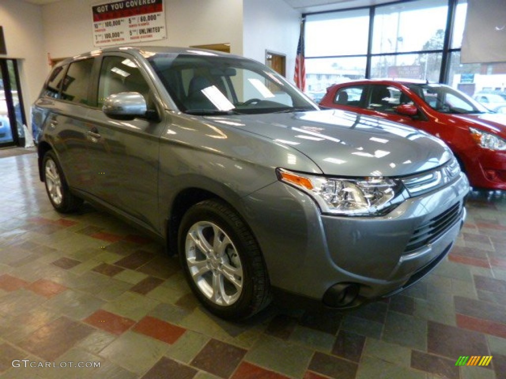 2014 Outlander SE S-AWC - Mercury Gray Metallic / Black photo #1