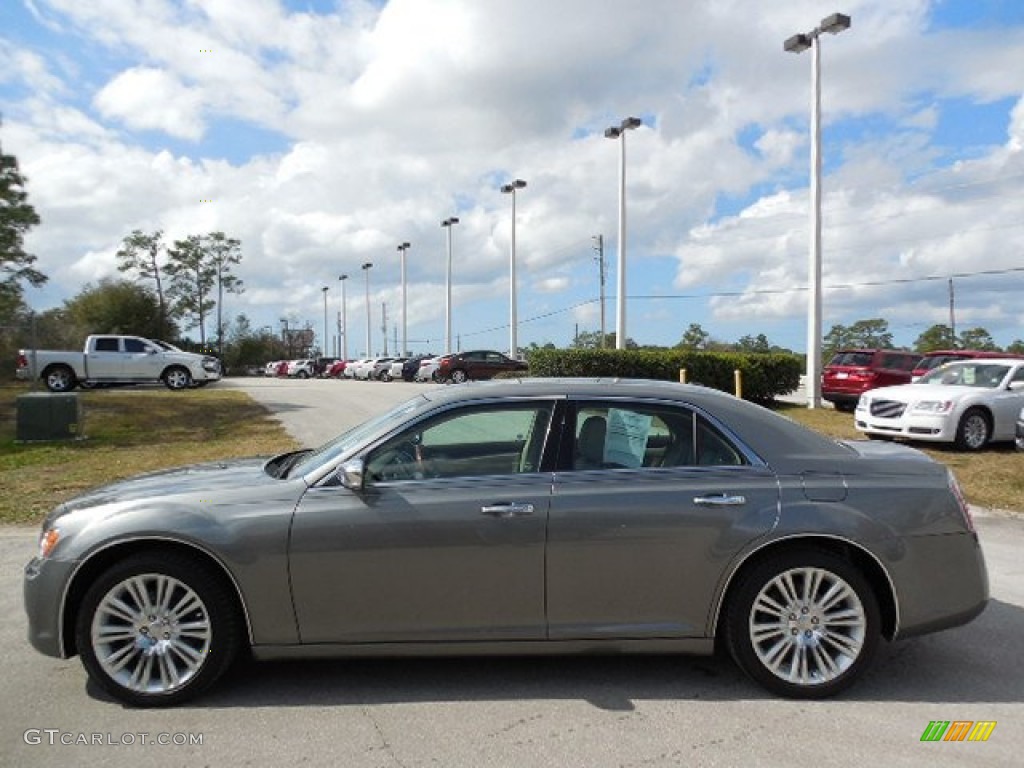 2011 300 C Hemi - Tungsten Metallic / Dark Frost Beige/Light Frost Beige photo #2
