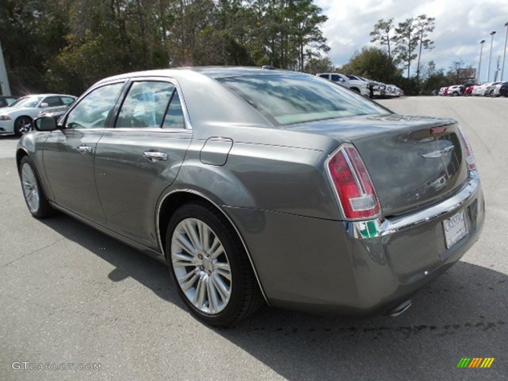 2011 300 C Hemi - Tungsten Metallic / Dark Frost Beige/Light Frost Beige photo #3