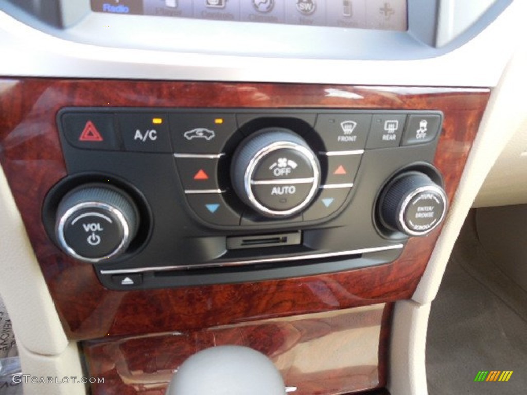 2011 300 C Hemi - Tungsten Metallic / Dark Frost Beige/Light Frost Beige photo #20