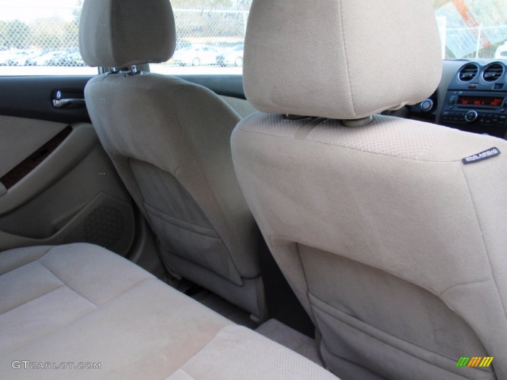 2008 Altima 2.5 S - Winter Frost Pearl / Blond photo #26