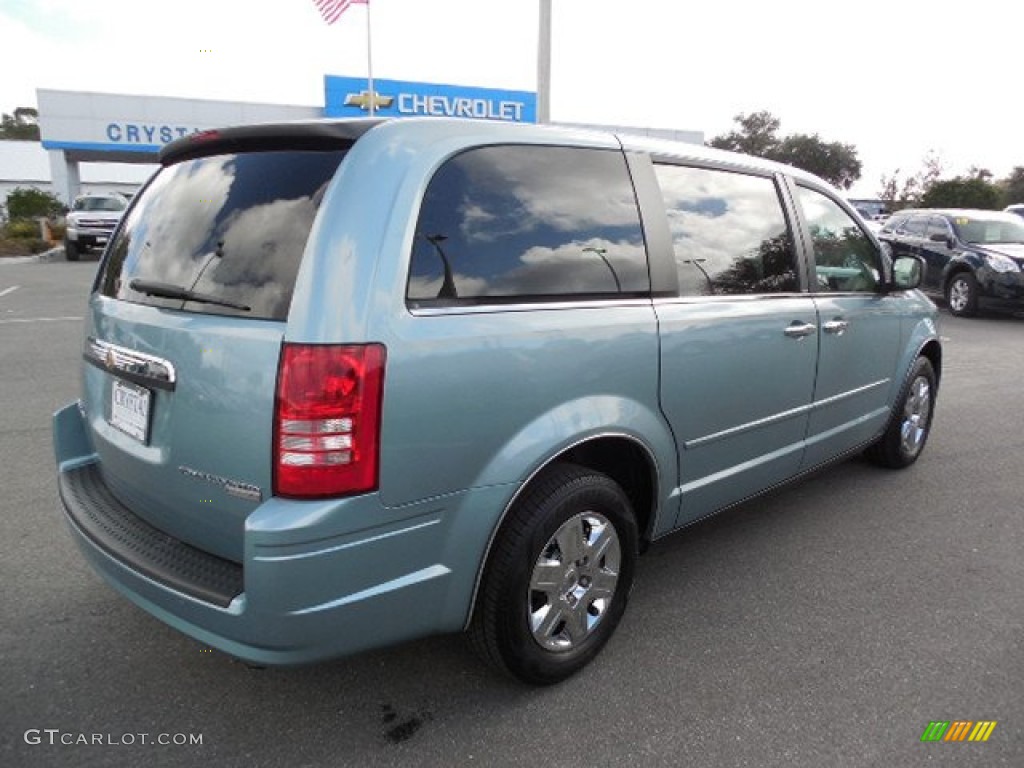 2010 Town & Country LX - Clearwater Blue Pearl / Medium Pebble Beige/Cream photo #10