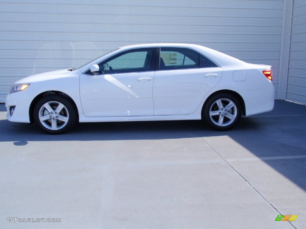 2014 Camry SE - Super White / Black/Ash photo #6