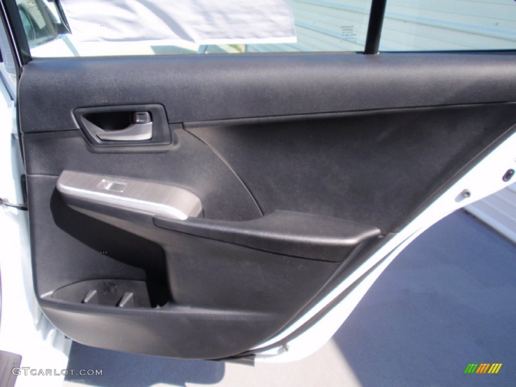 2014 Camry SE - Super White / Black/Ash photo #20