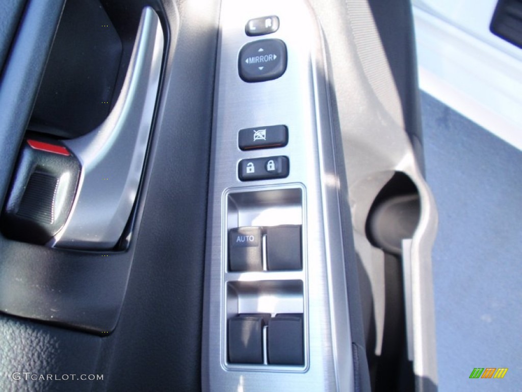 2014 Camry SE - Super White / Black/Ash photo #24