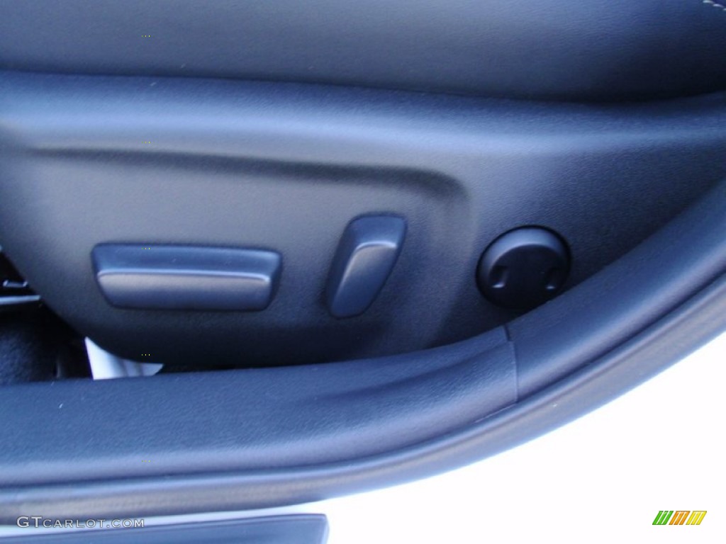 2014 Camry SE - Super White / Black/Ash photo #27