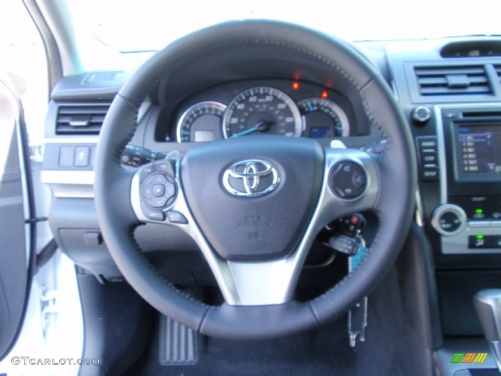 2014 Camry SE - Super White / Black/Ash photo #31