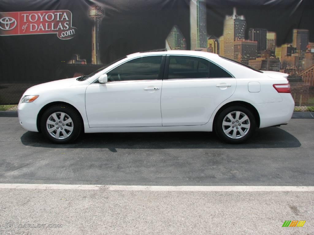 2007 Camry XLE V6 - Super White / Bisque photo #1