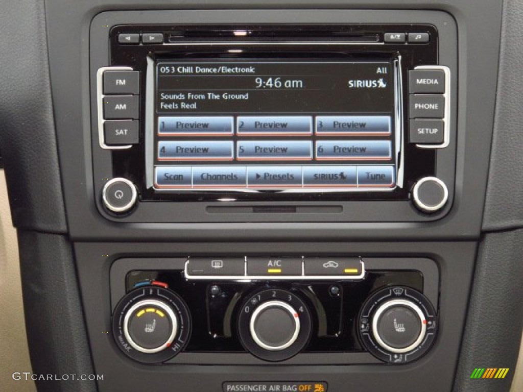 2014 Volkswagen Jetta TDI SportWagen Controls Photo #90365923