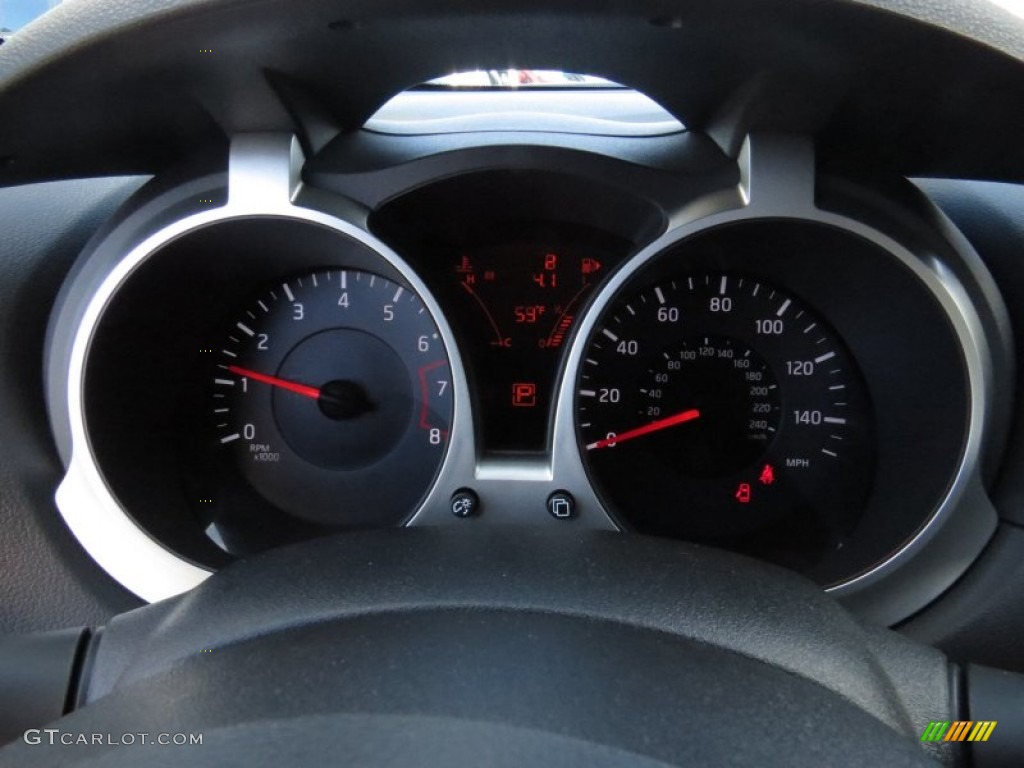 2014 Nissan Juke S Gauges Photo #90366676