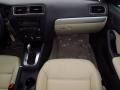 Pure White - Jetta SE Sedan Photo No. 14