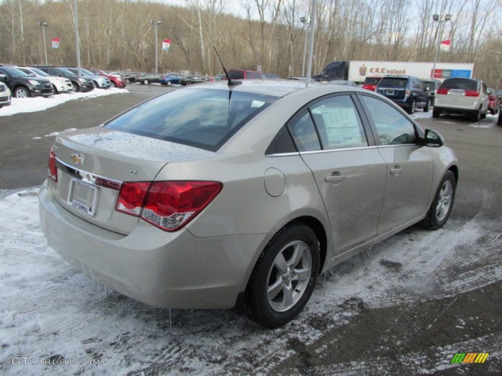 2014 Cruze LT - Champagne Silver Metallic / Medium Titanium photo #6