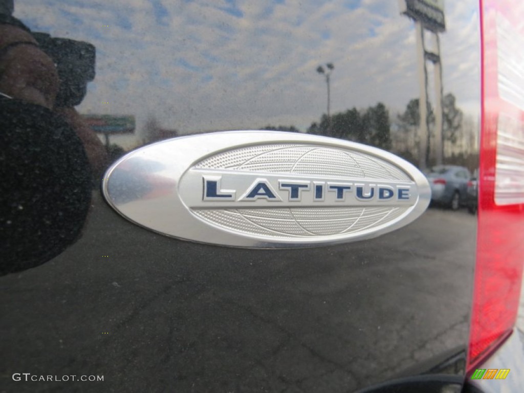 2011 Patriot Latitude - Brilliant Black Crystal Pearl / Dark Slate Gray/Light Pebble photo #14
