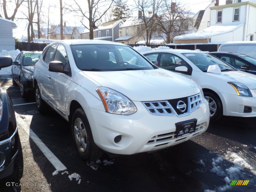 2011 Rogue S AWD - Pearl White / Black photo #1