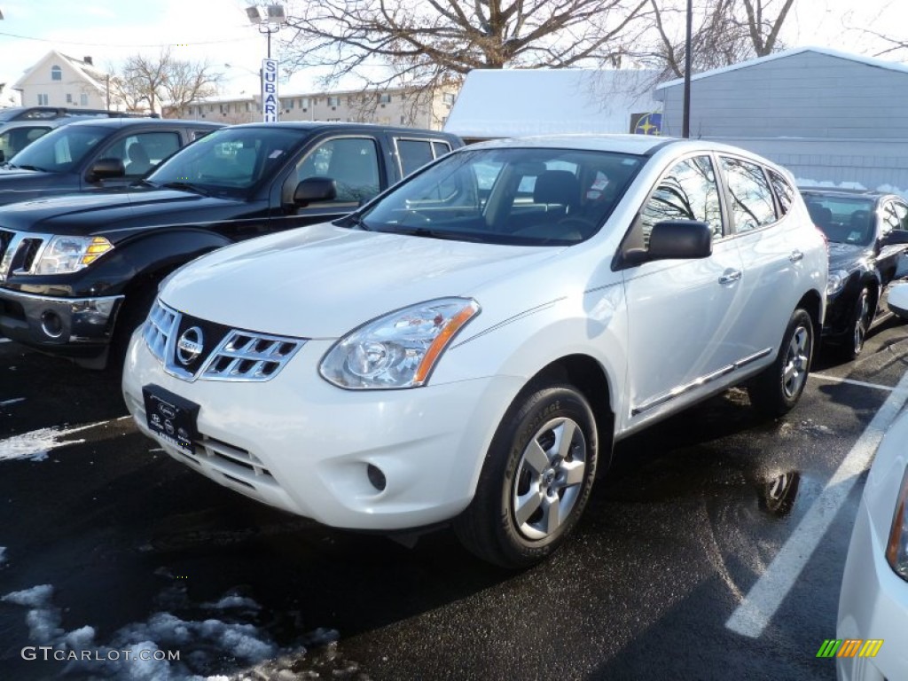 2011 Rogue S AWD - Pearl White / Black photo #3
