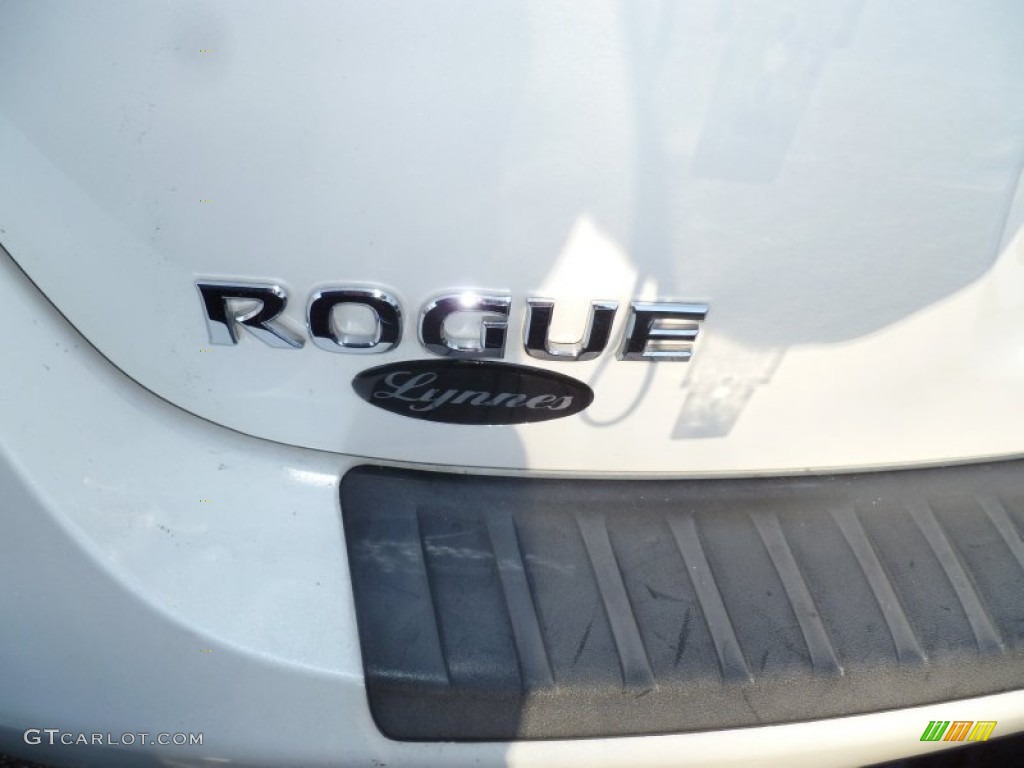 2011 Rogue S AWD - Pearl White / Black photo #5
