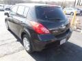 Super Black - Versa 1.8 S Hatchback Photo No. 7