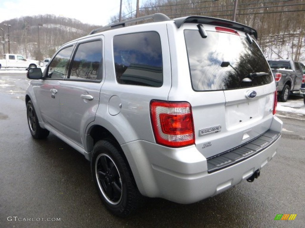 2012 Escape XLT V6 4WD - Ingot Silver Metallic / Charcoal Black photo #4