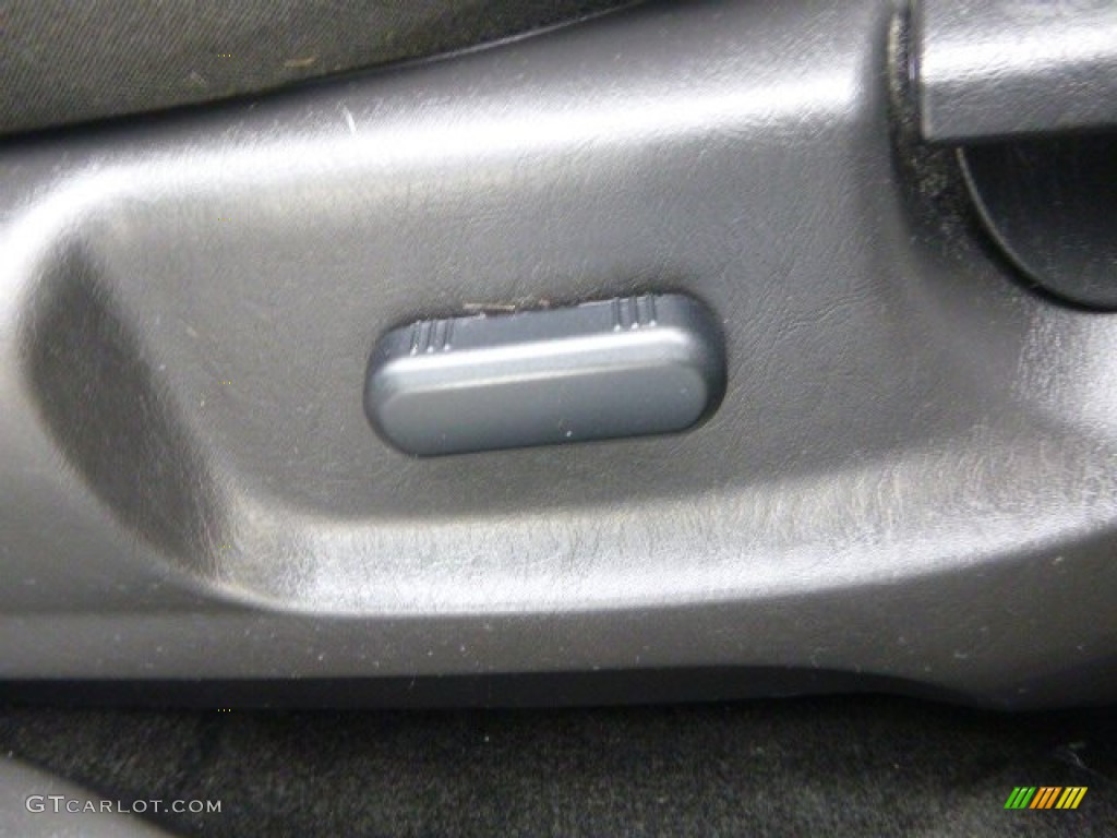 2012 Escape XLT V6 4WD - Ingot Silver Metallic / Charcoal Black photo #22