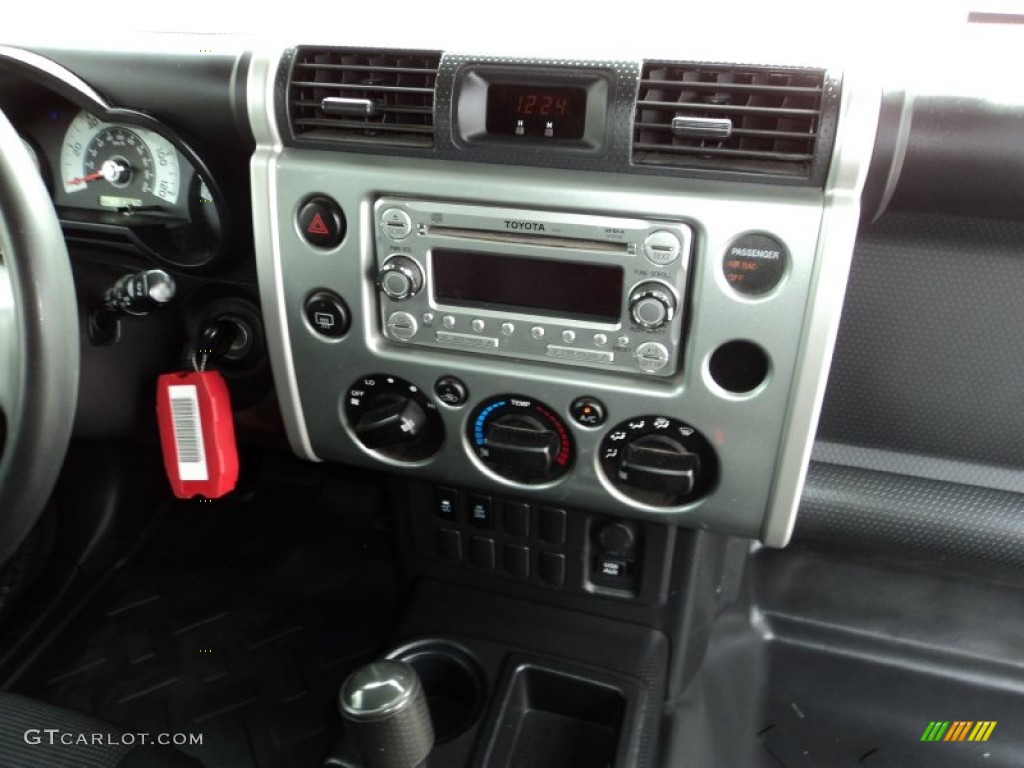 2012 Toyota FJ Cruiser Standard FJ Cruiser Model Controls Photos