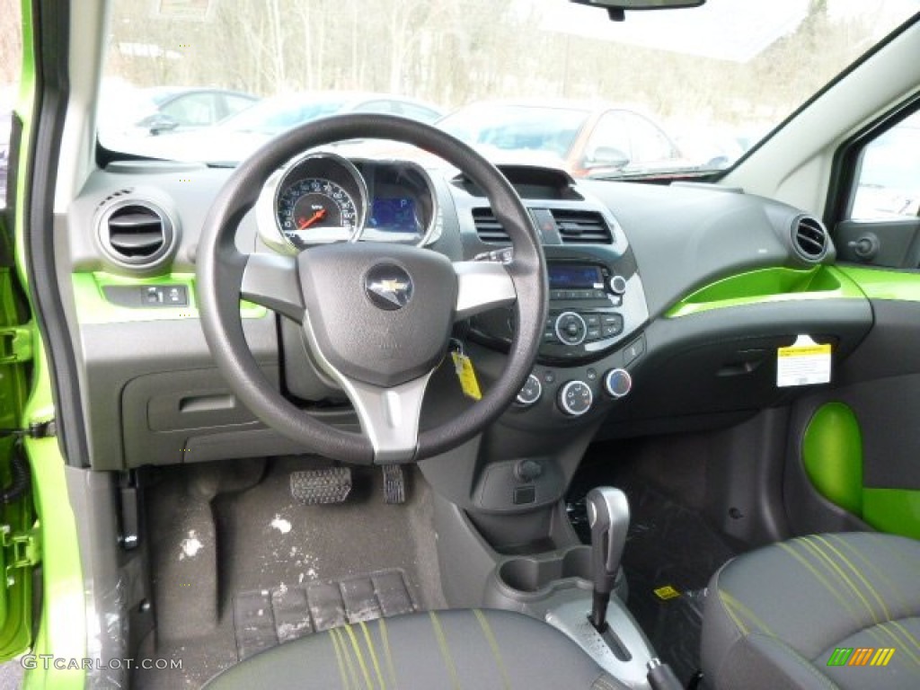 Silver/Green Interior 2014 Chevrolet Spark LS Photo #90400580