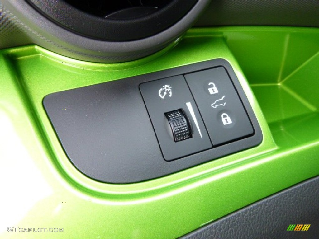 2014 Chevrolet Spark LS Controls Photo #90400600