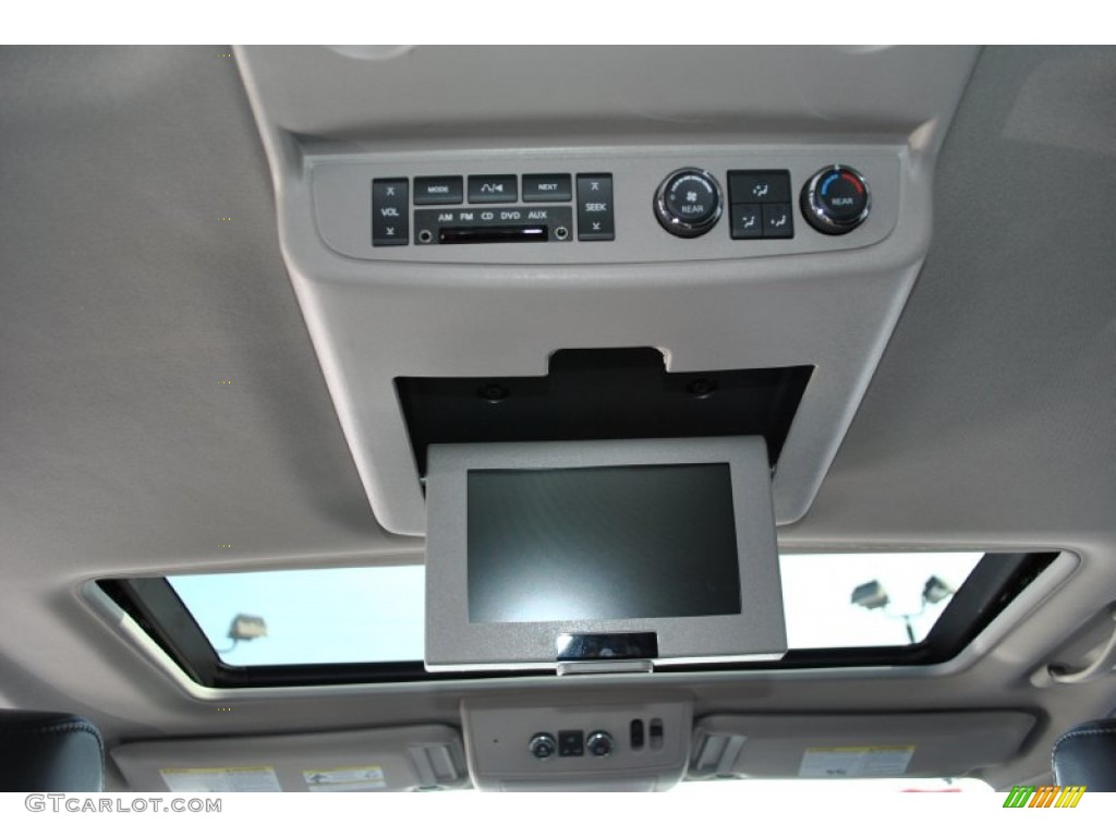 2010 QX 56 4WD - Silver Graphite / Graphite photo #6