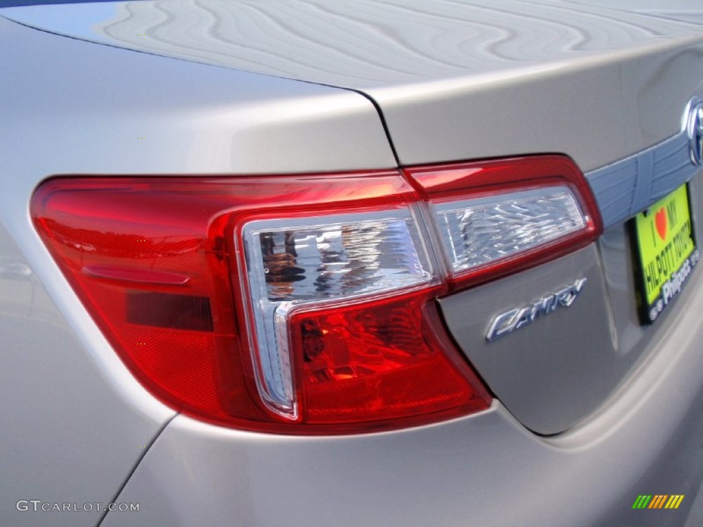 2014 Camry Hybrid XLE - Champagne Mica / Ivory photo #14