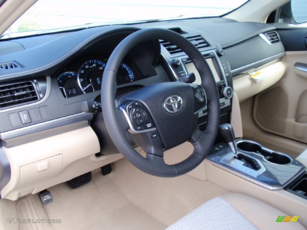 2014 Camry Hybrid XLE - Champagne Mica / Ivory photo #26