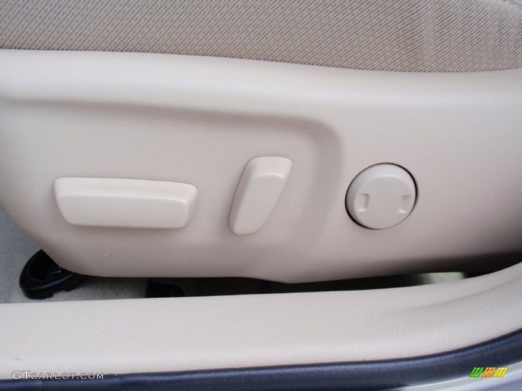 2014 Camry Hybrid XLE - Champagne Mica / Ivory photo #28