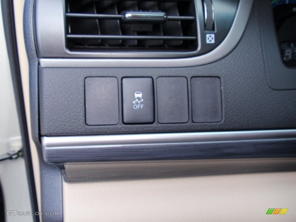 2014 Camry Hybrid XLE - Champagne Mica / Ivory photo #34