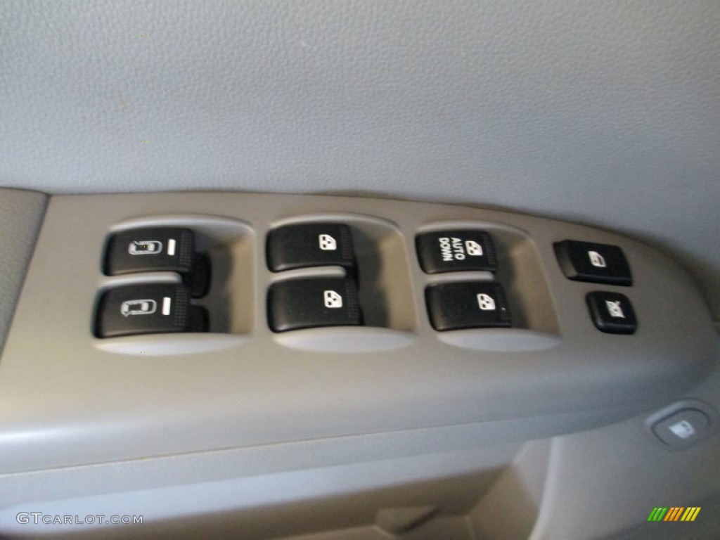 2011 Sedona EX - Titanium Silver / Gray photo #12