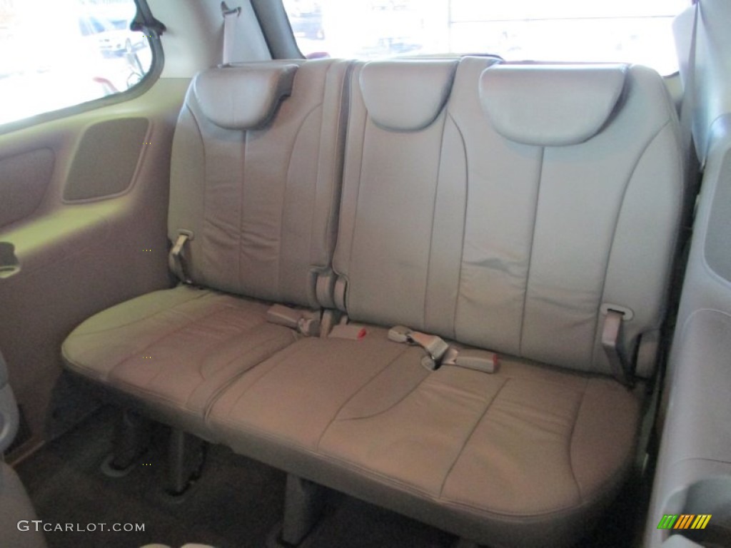 2011 Sedona EX - Titanium Silver / Gray photo #32