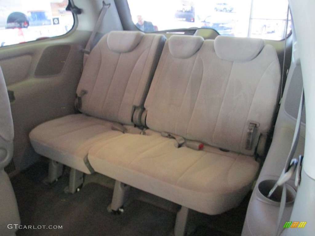 2006 Sedona LX - White / Gray photo #23