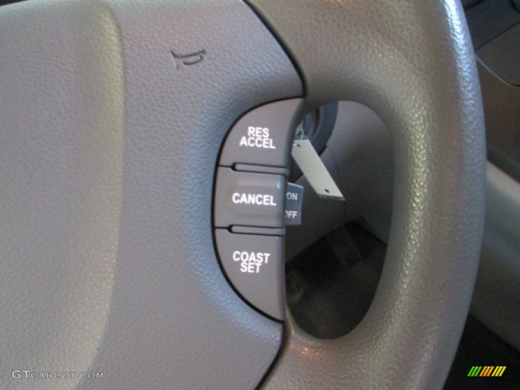 2006 Sedona LX - White / Gray photo #26