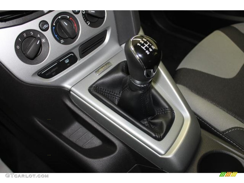 2012 Ford Focus SE Sport 5-Door Transmission Photos