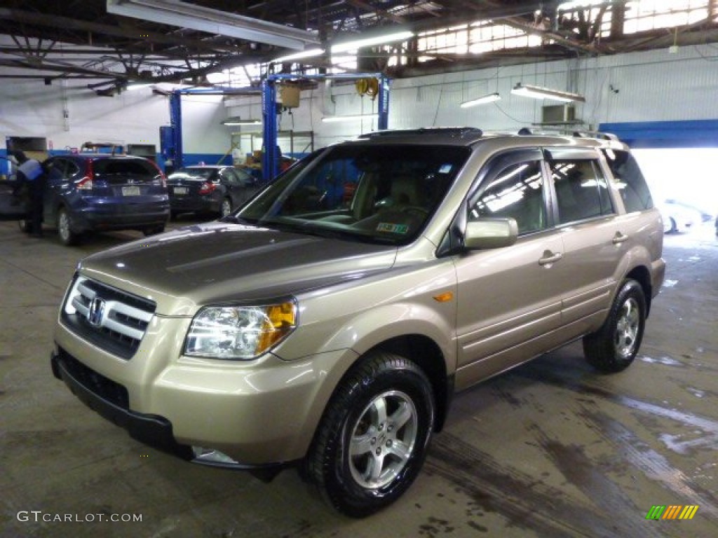 Desert Rock Metallic Honda Pilot