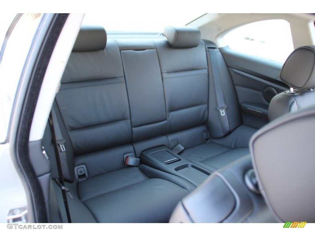 2013 BMW 3 Series 328i xDrive Coupe Rear Seat Photos