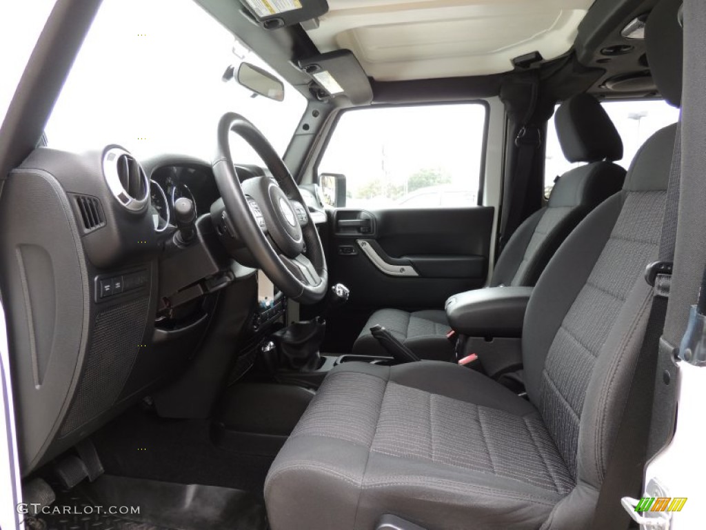 2011 Wrangler Rubicon 4x4 - Bright White / Black photo #10