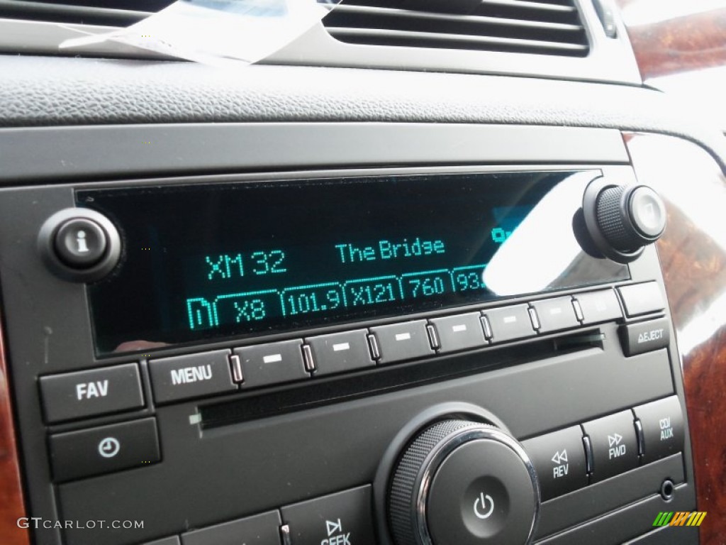 2014 Chevrolet Suburban LS 4x4 Audio System Photos