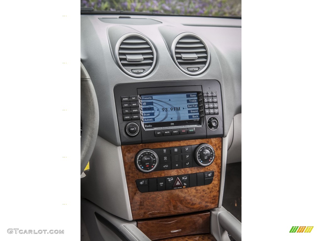 2008 Mercedes-Benz ML 350 4Matic Controls Photo #90428694