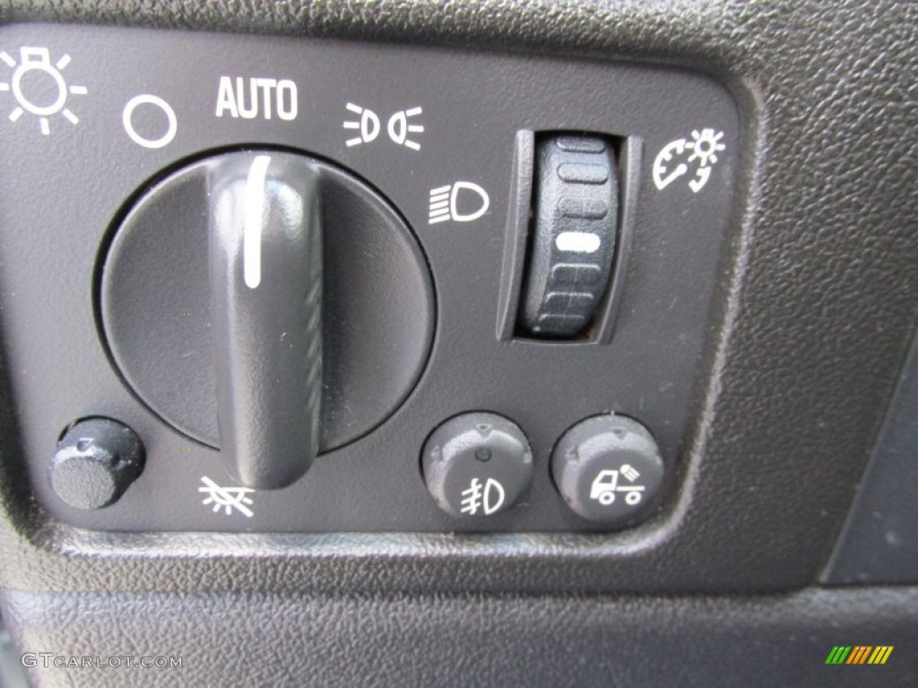 2010 Chevrolet Colorado LT Regular Cab 4x4 Controls Photos