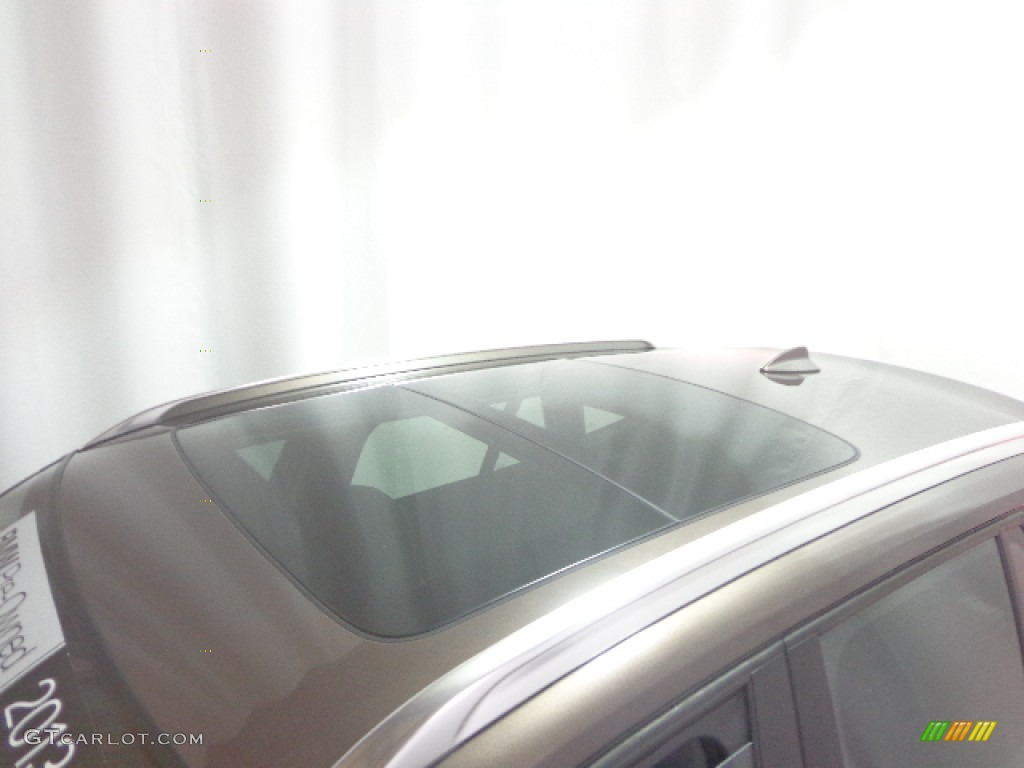 2013 X1 xDrive 28i - Sparkling Bronze Metallic / Black photo #7